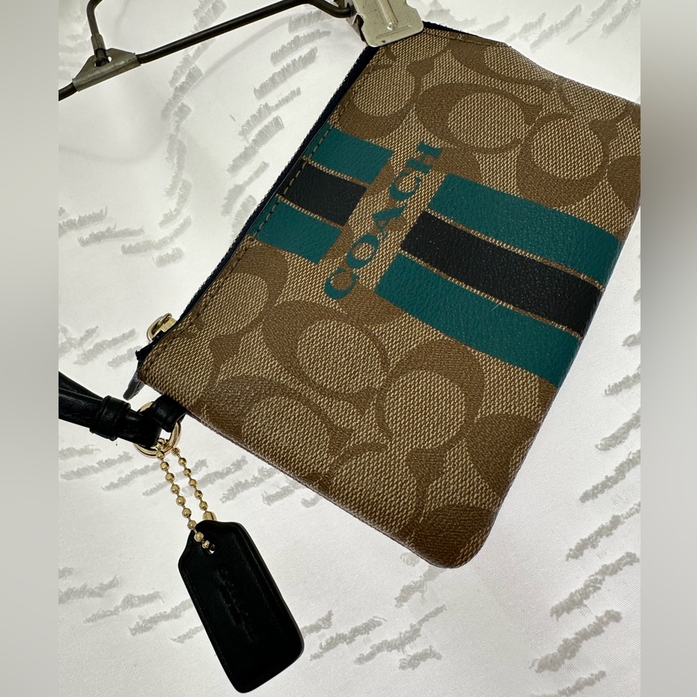 Coach wristlet - Picture 2 of 2